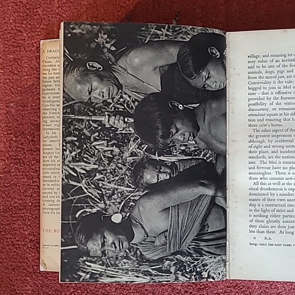 A DRAGON APPARENT TRAVELS IN INDO-CHINA BY NORMAN LEWIS - Picture 8 of 16